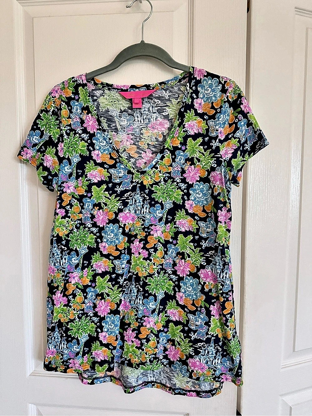Lilly Pulitzer Disney Etta V-Neck T-Shirt Floral Top Blue - Small Like new